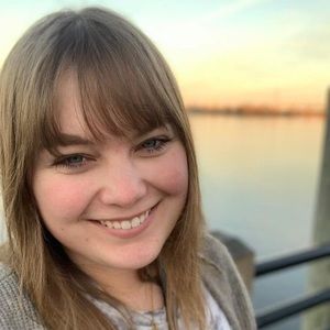 Meet your Posher, Kayla